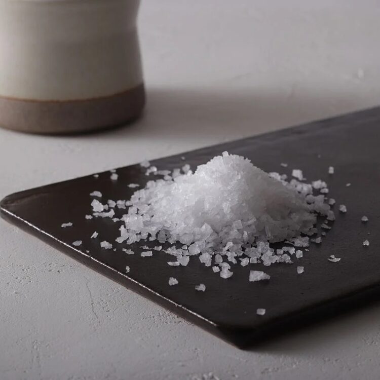 熱中症予防に塩が効果的！正しい塩分摂取の方法とは？